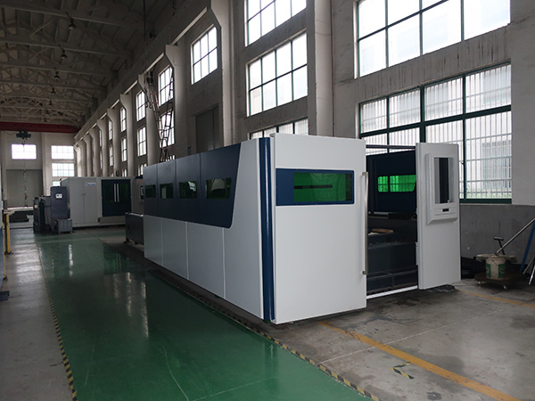 3000w лазерлі кесетін машина Бағасы IPG 3kw талшығы